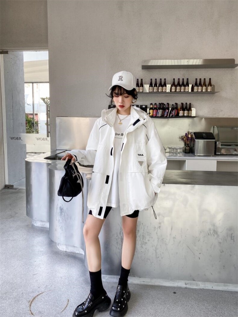 春款风衣外套爆，女装风衣，轩轩·魅丽依族