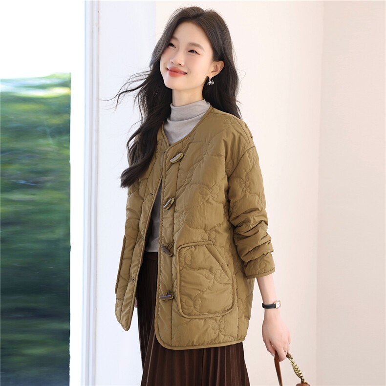 圆领新中式2025牛角扣设计感绗线夹棉棉服外套女冬洋气轻薄小棉袄,女装棉衣/棉服,涵誉