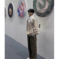 卡其色