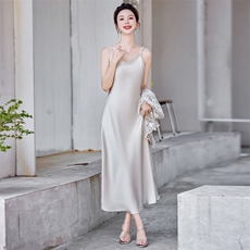 蕾丝吊带连衣裙两件套女夏2025新款法式高级感气质名媛女神范套装，女装套装/套裙，慕依路