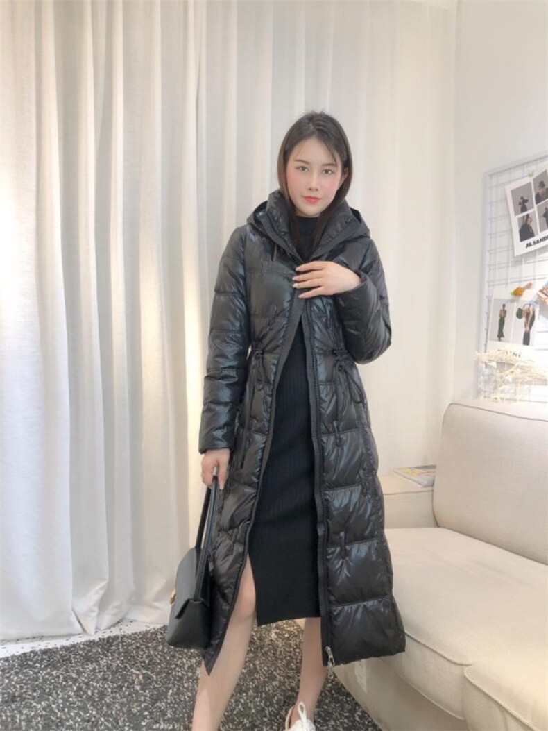 DINOBIENS/冬季显瘦定制面料羽绒服，女装羽绒服，迪诺比亚