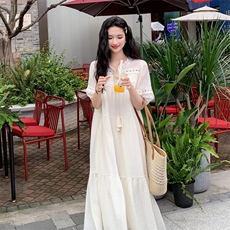 甜美休闲海边度假宽松流苏法式裙女夏季新款小个子温柔气质连衣裙，女装连衣裙，欣美人