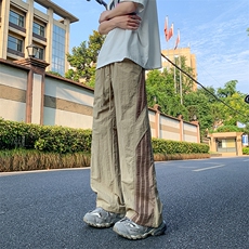卡其色