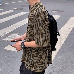新款夏季复古ins奶牛问短袖男士趣味港风T恤B06-P30图片