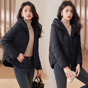 时尚百搭修身显瘦连帽羽绒服女冬季新款保暖外套图片