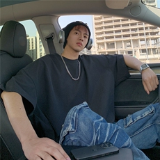 黑色