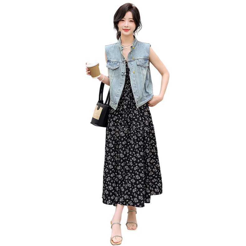 2024新款洋气复古立领盘扣牛仔马甲女吊带碎花连衣裙两件套装裙,女装套装/套裙,冬木谷雨