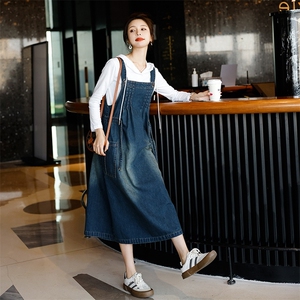 欧洲站高级牛仔裙连衣裙2025春新款减龄休闲宽松背带裙长裙女图片