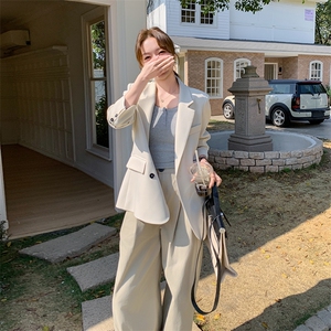 白色西装外套女设计感小众2025春季新款西服女可盐可甜休闲小西装图片