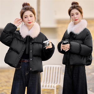 常规新中式G风羽绒服女2025冬新款今年流行独特漂亮短款圣诞红色图片