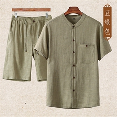 豆绿上衣＋豆绿短裤