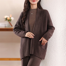 秋冬新款开衫女V领羊毛针织衫纯色休闲正反披肩，女装羊毛衫，江南羊绒