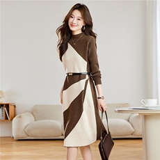 2025黑白撞色针织连衣裙女秋冬新款半高领气质显瘦配大衣裙子，女装针织衫/毛衣，艾米