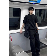 黑色