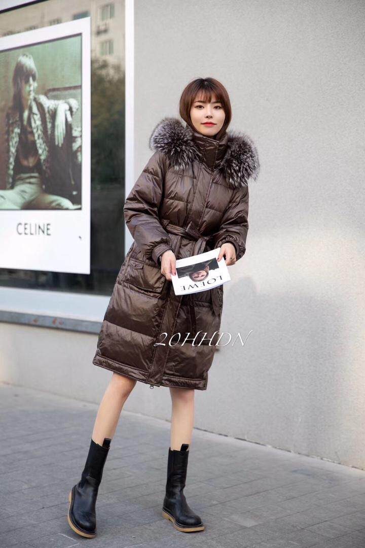 冬季新款大毛领羽绒服，女装羽绒服，红火丹妮