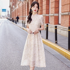 现货2024年夏季女气质清新新中式印花盘扣珍珠系带收腰显瘦连衣裙，女装连衣裙，奋斗女王