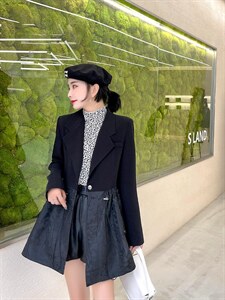 时尚绣花美人头拼接西装图片