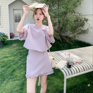 高级感紫色减龄套装女2025夏季新款韩系显瘦木耳边上衣短裙两件套图片