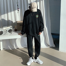 黑色
