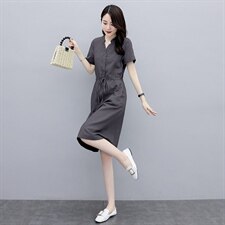 灰色