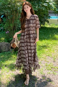 时尚休闲格纹显瘦系带上衣木耳边半裙超仙两件套女图片