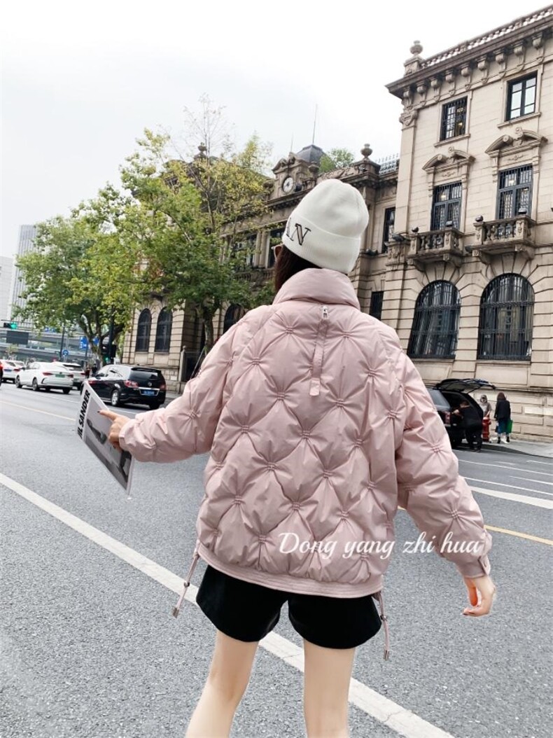 九宫格绣花时尚羽绒服，女装羽绒服，东洋天堂之花
