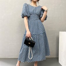 2022年夏季新款水洗牛仔镂空刺绣修身显瘦连衣裙，女装连衣裙，序儿