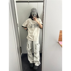 灰色