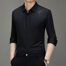 黑色
