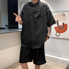 黑色