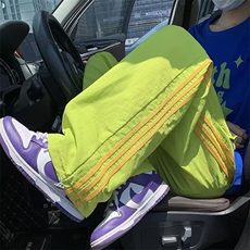 黄色