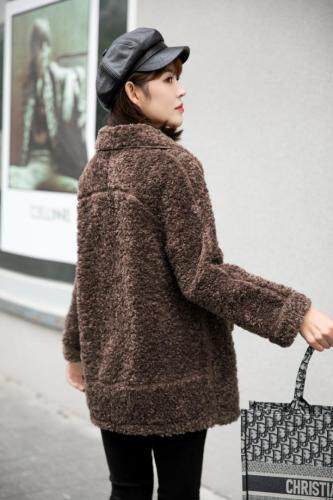 新款皮毛一体大衣，，女装，伊娜蕾尔