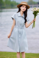 现货2026年夏季休闲风纯色小个子城市通勤时尚舒适A字裙连衣裙，女装连衣裙，靓衣阁