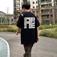 黑色