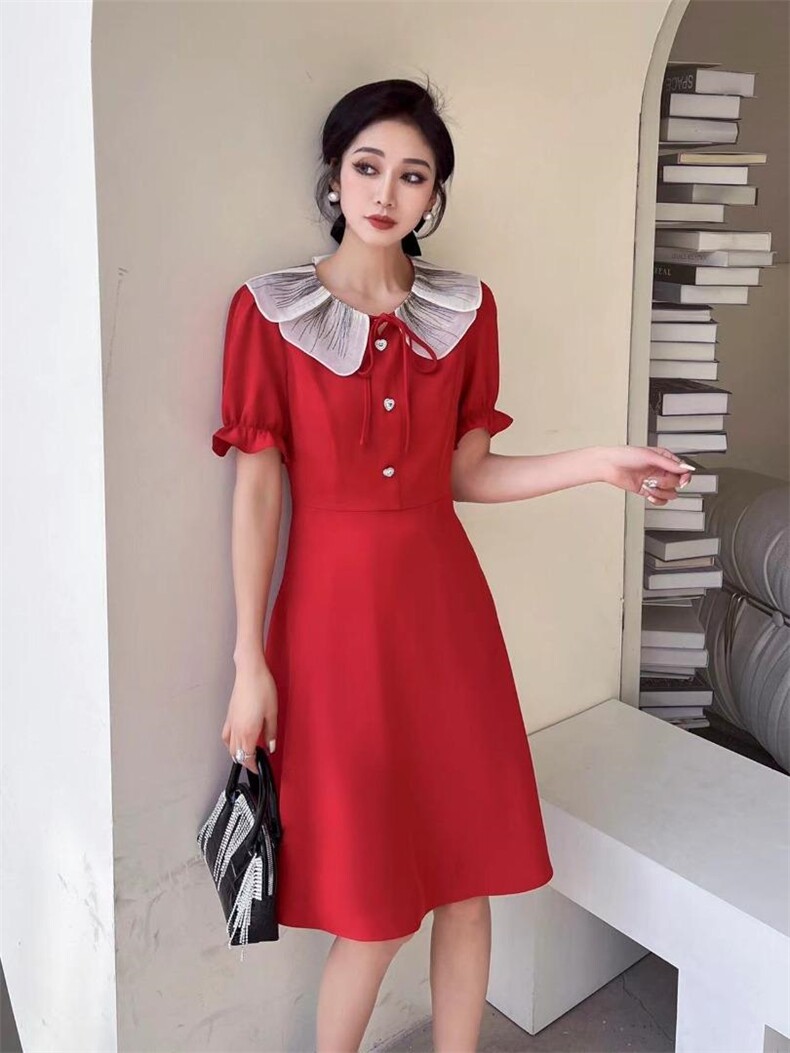 [现货]刺绣娃娃领系带连衣裙，三色、三码，女装连衣裙，依柏璐(1F)