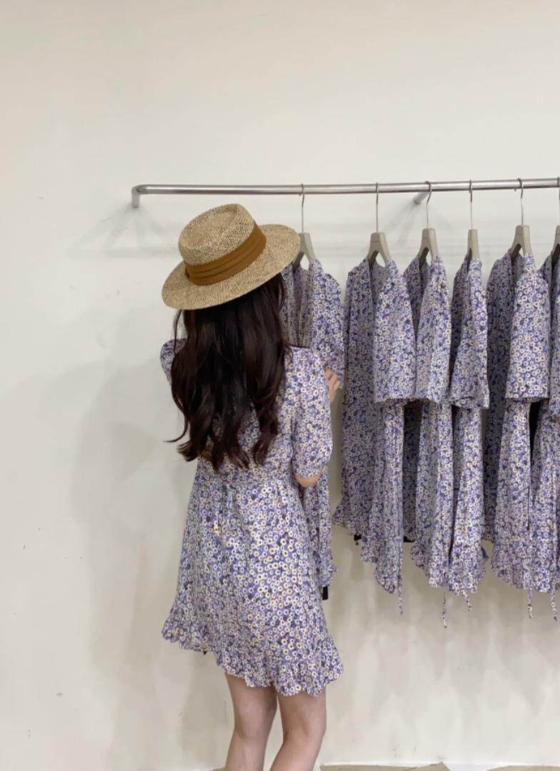 夏季新款韩版花色连衣裙，女装连衣裙，唇蔻