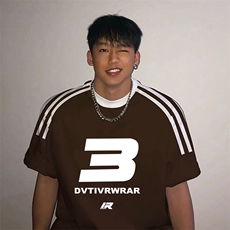 咖啡色
