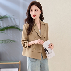 气质翻领短款风衣外套女2025春秋新款小个子休闲百搭宽松西服上衣，女装短外套，恋慕依尚