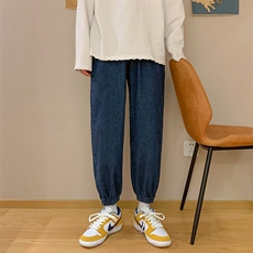 深蓝色