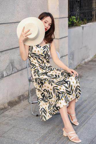夏装欧韩女人味连衣裙大！每天配货不够！！！！，女装连衣裙，宝姿雨漫绣