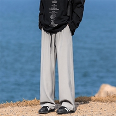 浅灰色