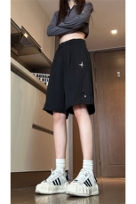 现货铆钉星星设计感情侣休闲西装短裤女宽松五分裤男K566-P38控68，男装牛仔裤，星座205