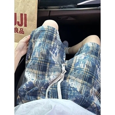 蓝色