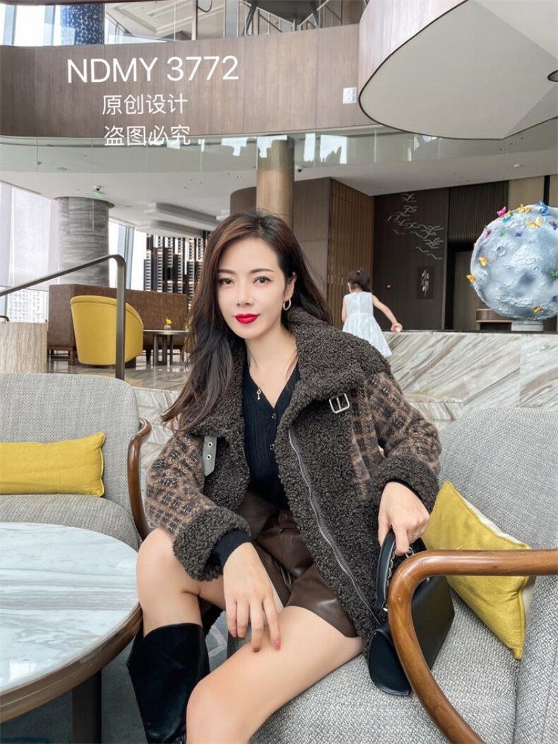 水貂绒拼接羊羔无外套，其它，尼帝曼依