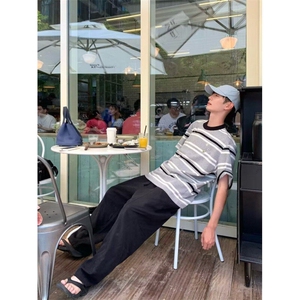 日系复古灰色条纹拼接纽扣休闲短袖男款夏季纯棉休闲宽松圆领T恤图片