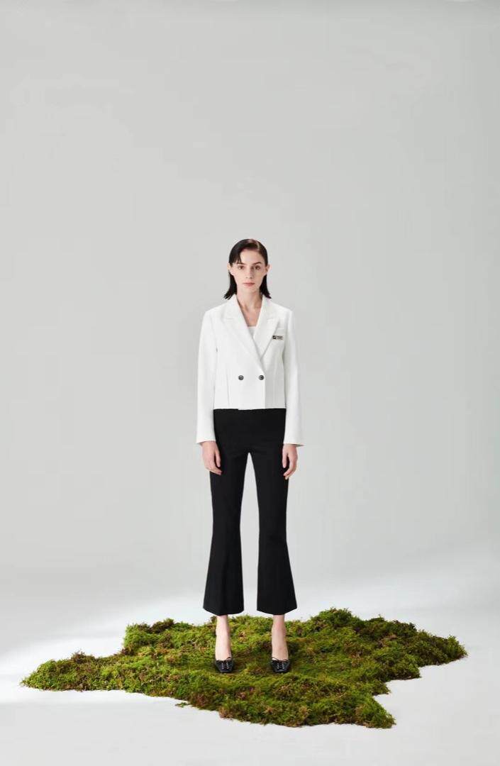 【现货】22春季新款时尚气质小西装外套，女装西装，"JINI PIUS及加"