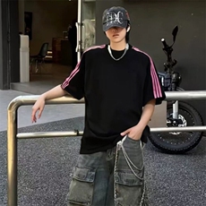 黑色