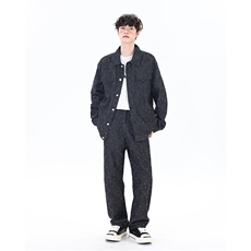 黑色