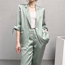 新款现货。套装，女装职业装，序儿