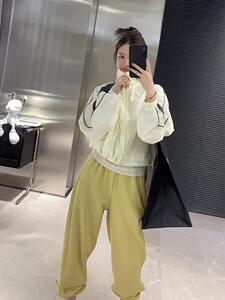 气质小立领袖拼色设计小外套图片